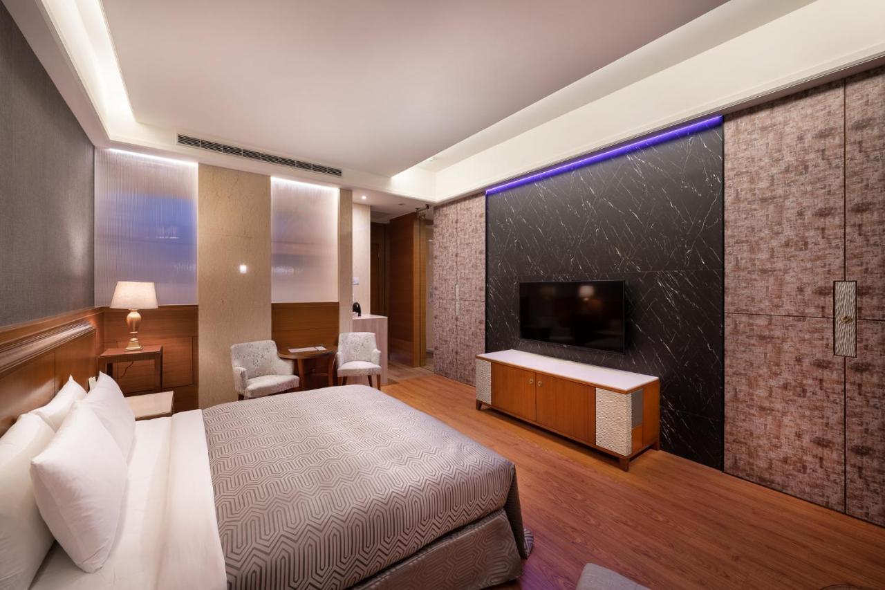 Purple Garden Motel Гаосюн Екстер'єр фото