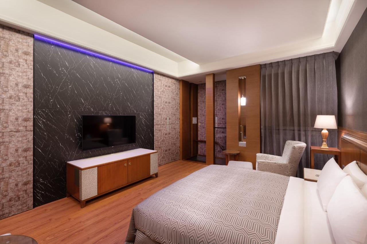 Purple Garden Motel Гаосюн Екстер'єр фото