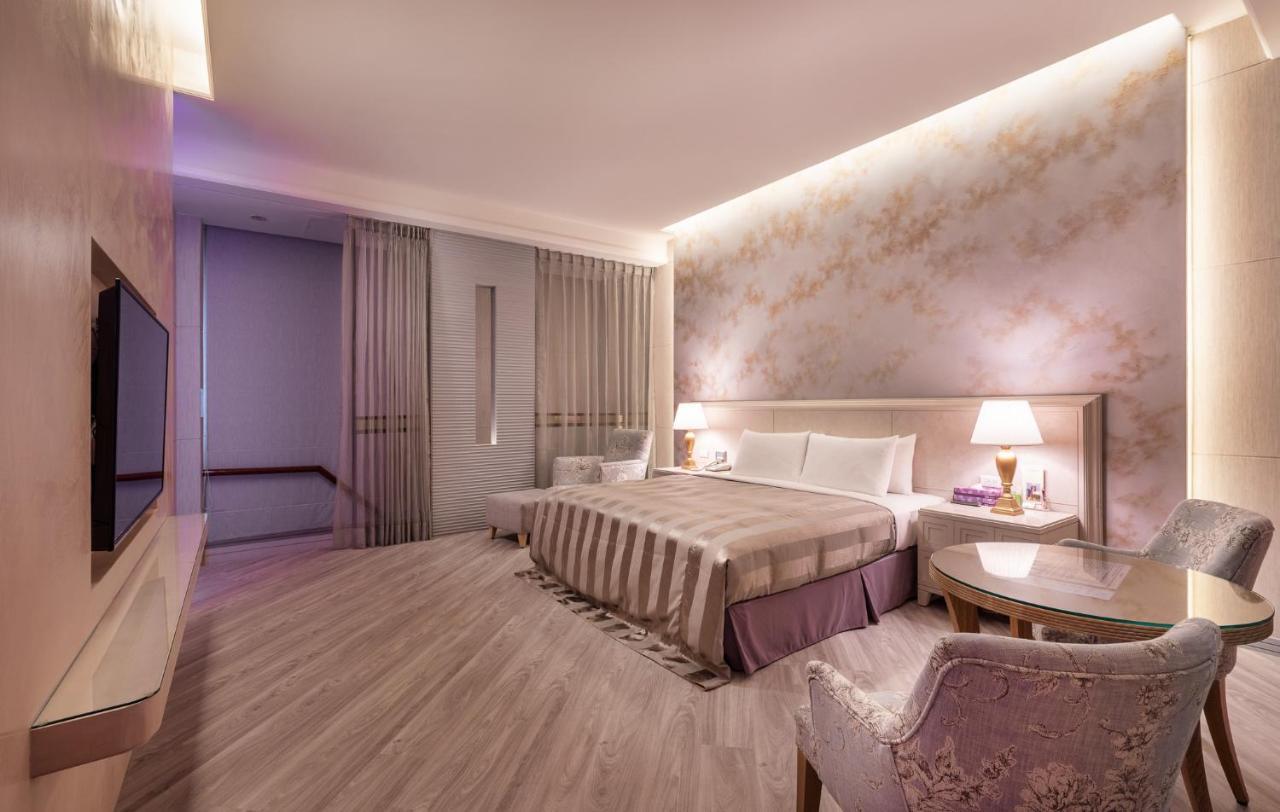 Purple Garden Motel Гаосюн Екстер'єр фото