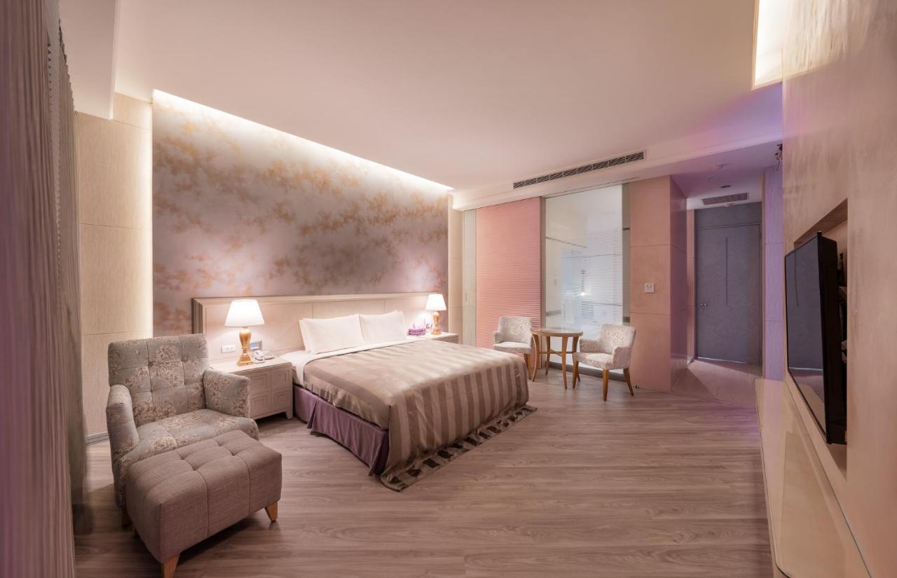 Purple Garden Motel Гаосюн Екстер'єр фото