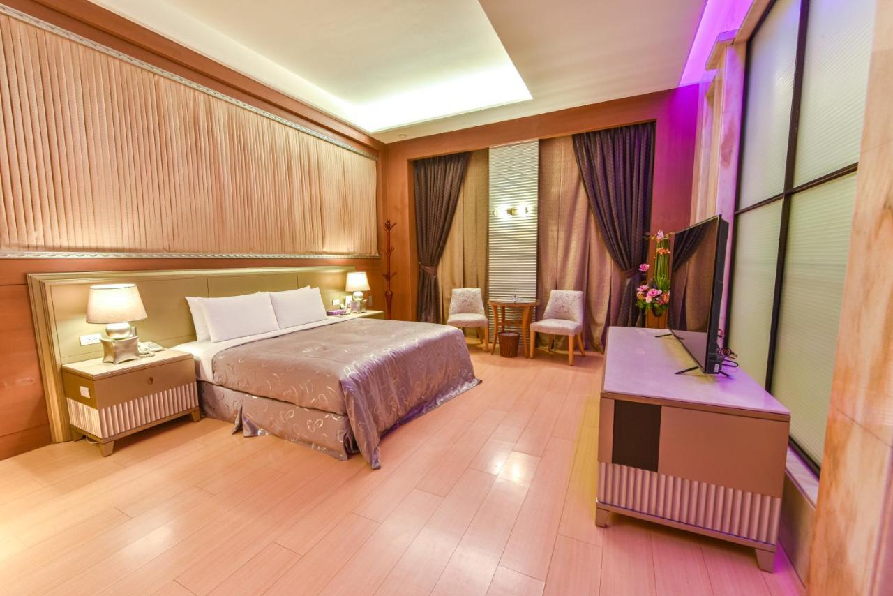 Purple Garden Motel Гаосюн Екстер'єр фото