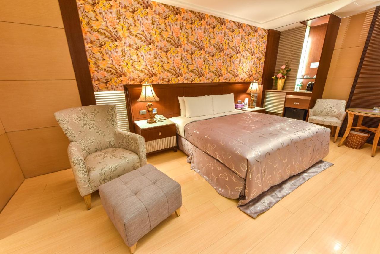 Purple Garden Motel Гаосюн Екстер'єр фото