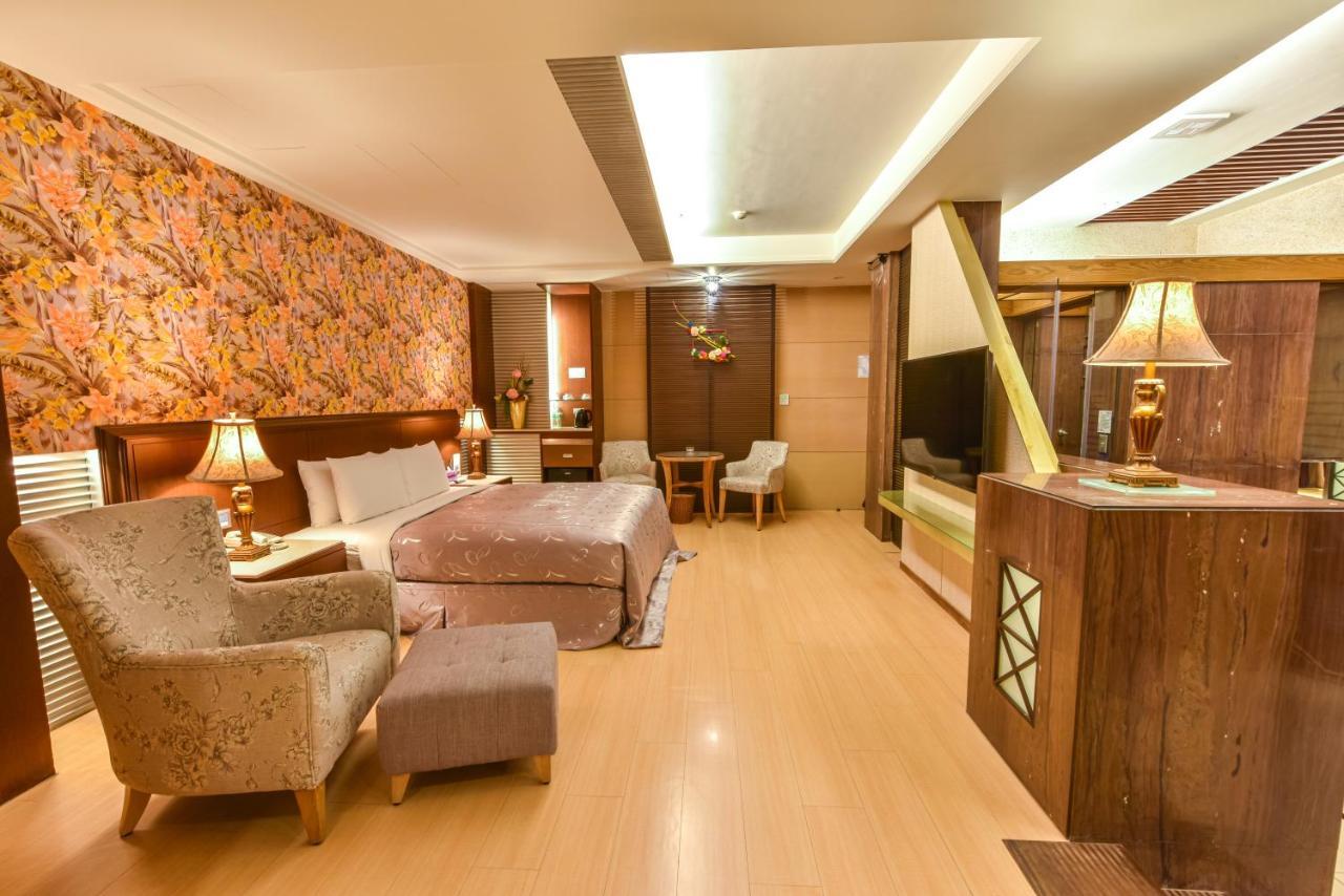 Purple Garden Motel Гаосюн Екстер'єр фото