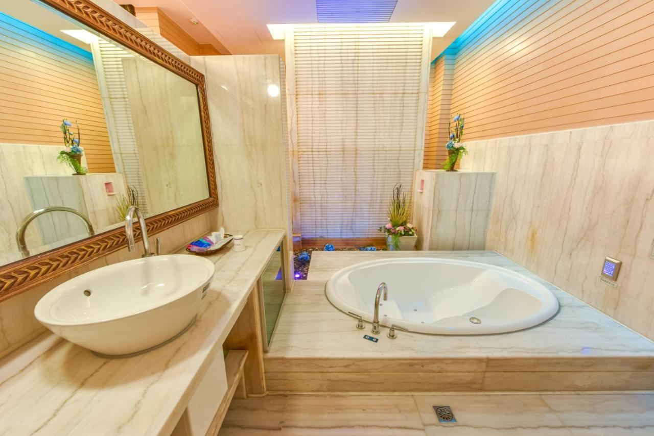 Purple Garden Motel Гаосюн Екстер'єр фото